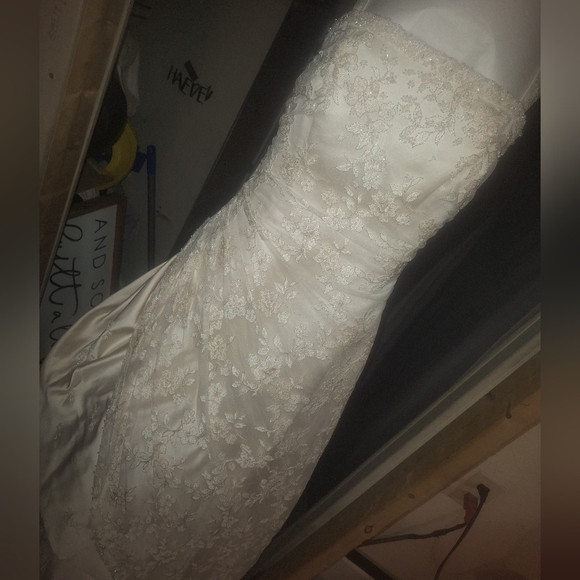 Maggie Sottero - Haute Couture Elegant Wedding Gown. - Picture 12 of 14